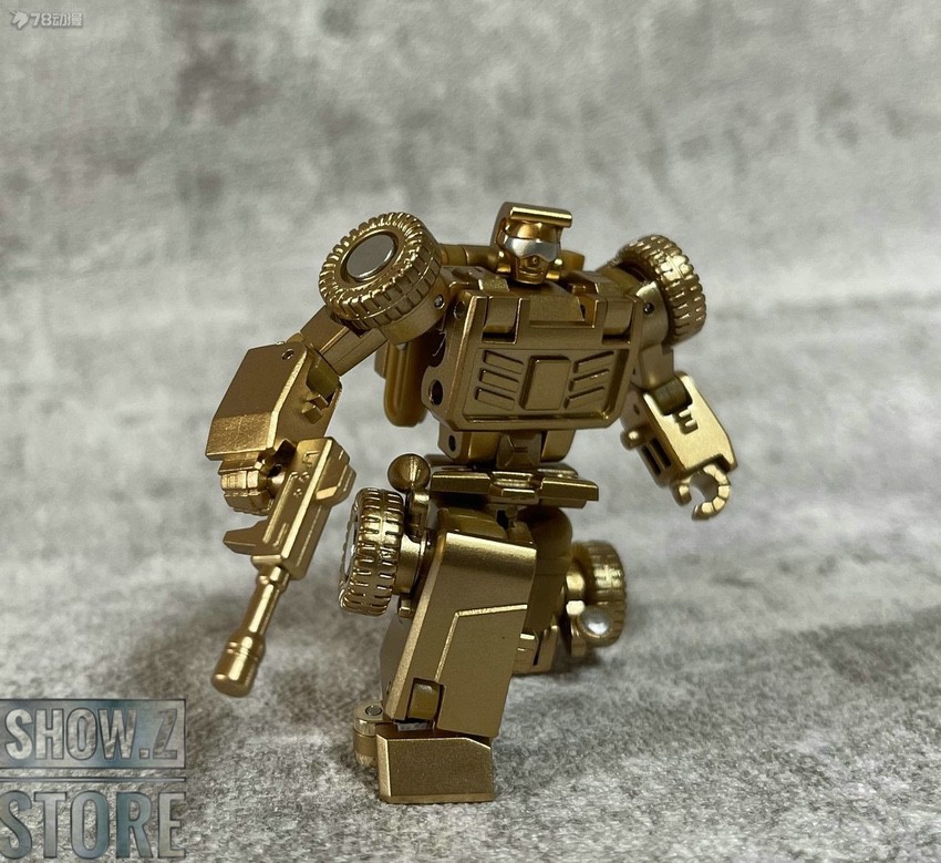 Beachcomber Golden Lagoon robot side angle yellow gold scheme Beachcomber Golden Lagoon robot side angle yellow gold scheme