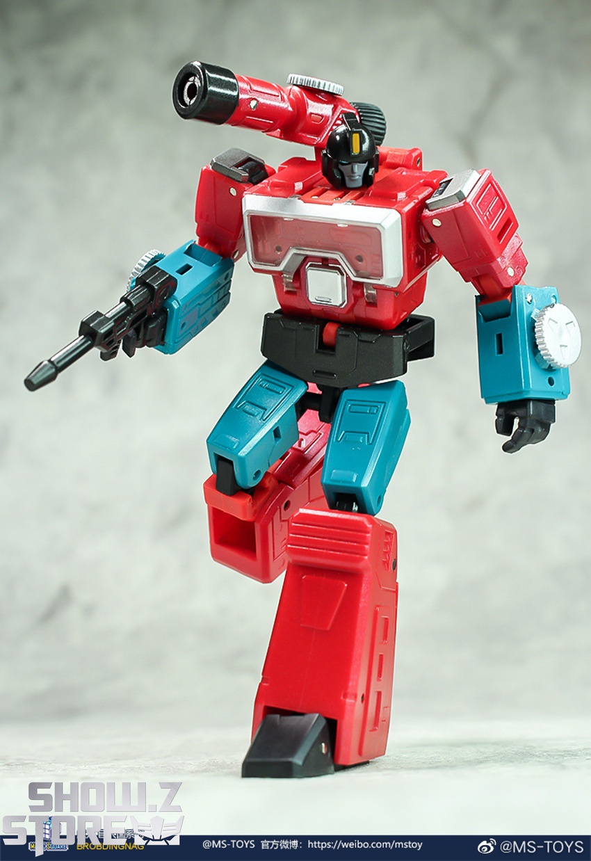 Magic Square Deadly Preceptor robot standing upright red blue Magic Square Deadly Preceptor robot standing upright red blue