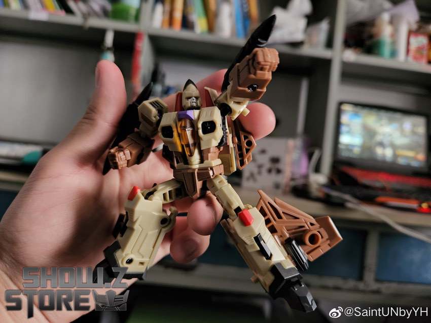 Sandstorm flying form with articulated wings Sandstorm flying form with articulated wings