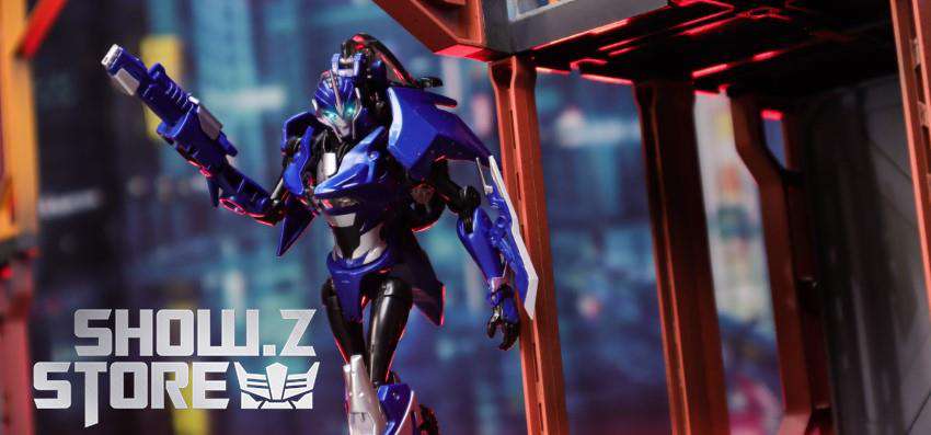 APC Arcee Comic Version transforming motorcycle robot figure APC Arcee Comic Version transforming motorcycle robot figure