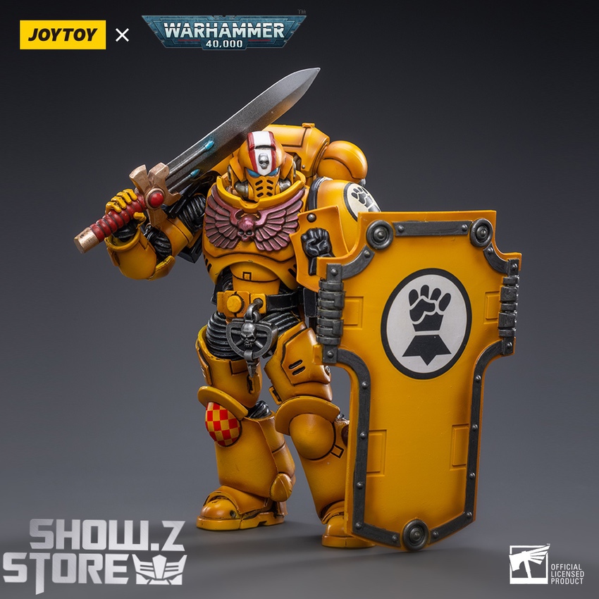 JoyToy Imperial Fists Primaris Lieutenant Naviaz sword display JoyToy Imperial Fists Primaris Lieutenant Naviaz sword display