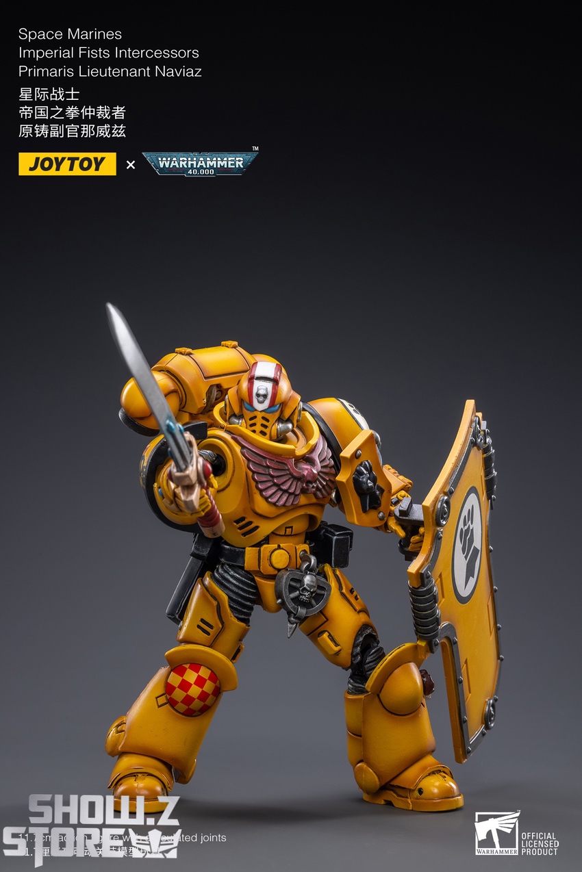 JoyToy Imperial Fists Lieutenant Naviaz weapon pose display JoyToy Imperial Fists Lieutenant Naviaz weapon pose display