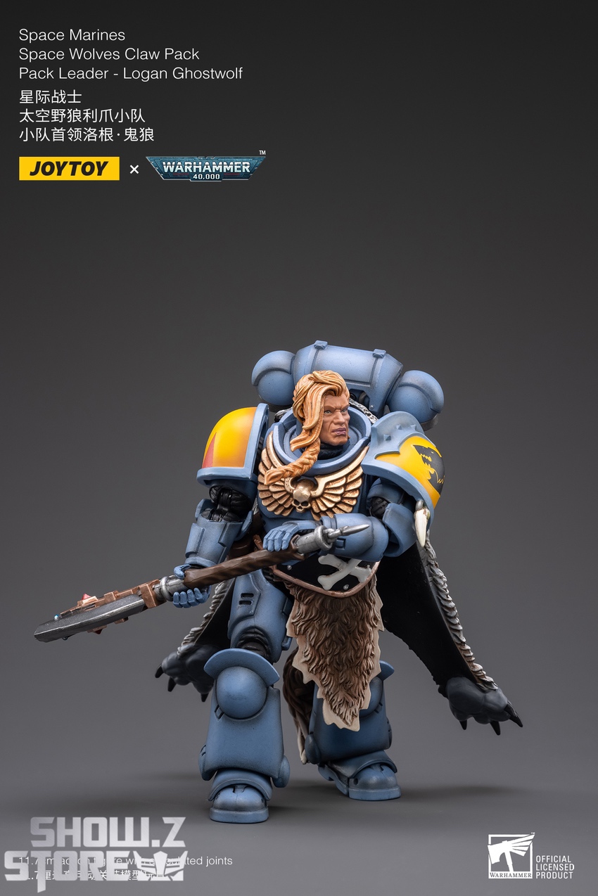 Pack Leader Logan dynamic pose axe chainsaw display Pack Leader Logan dynamic pose axe chainsaw display