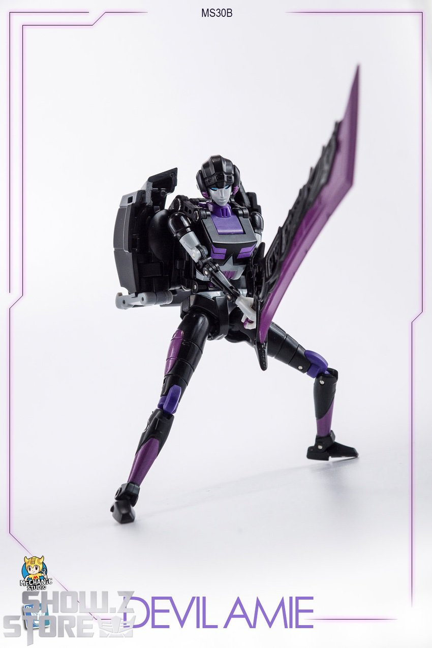 MS30B Hunter Devil Amie Arcee dynamic action pose display MS30B Hunter Devil Amie Arcee dynamic action pose display