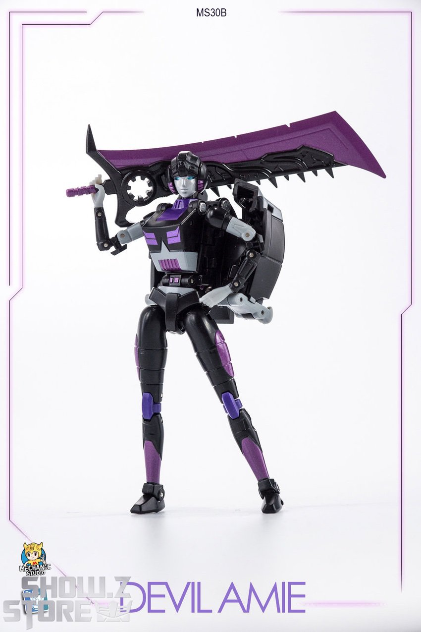 MS30B Amie Arcee aggressive combat stance angle display MS30B Amie Arcee aggressive combat stance angle display