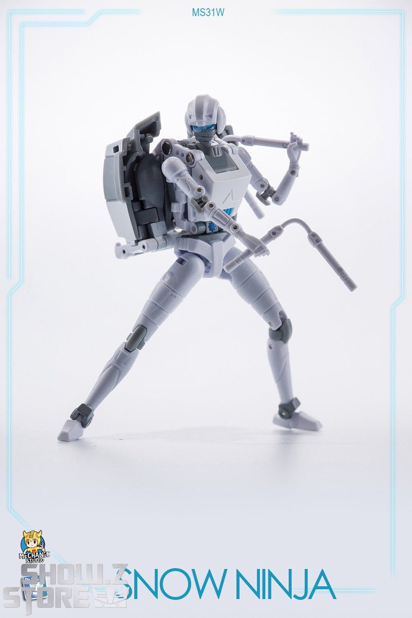Snow Ninja Arcee upright pose crossed sword guards display Snow Ninja Arcee upright pose crossed sword guards display