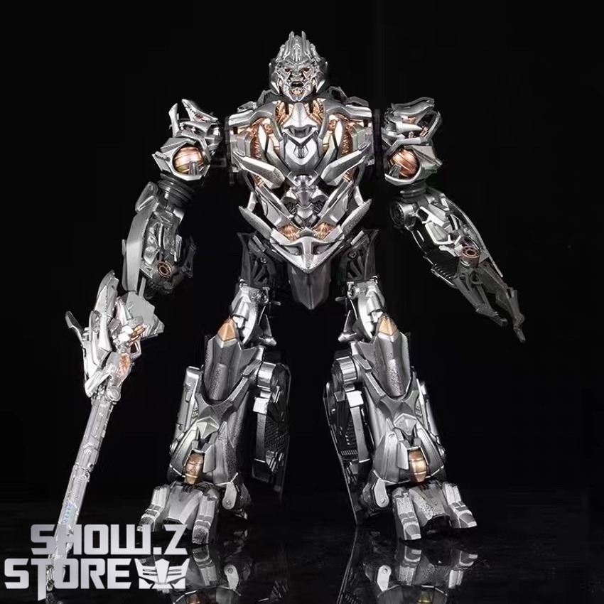 BW TW-1023 Earth Shattering Megatron silver gray robot standing BW TW-1023 Earth Shattering Megatron silver gray robot standing