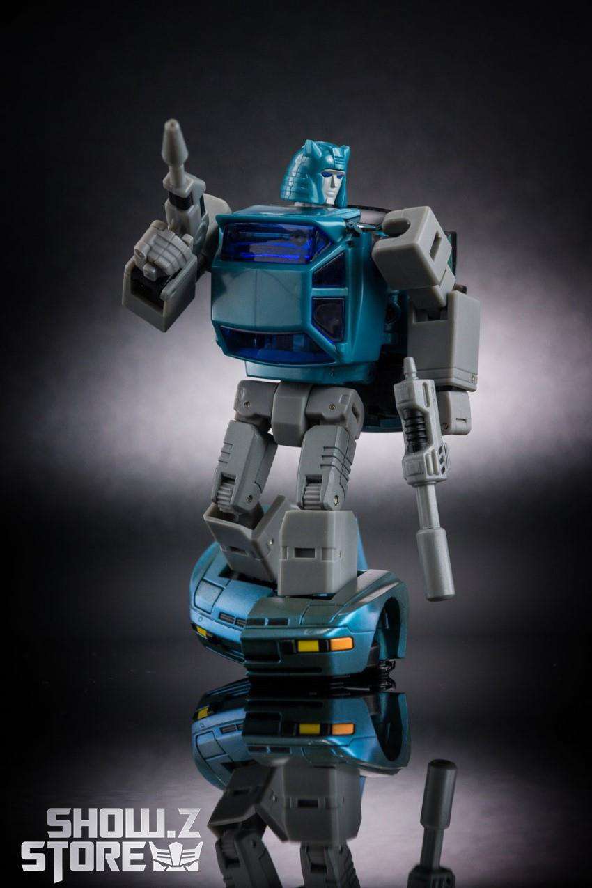 XTransbots Cliffjumper Botcon robot mode dual vehicle stance display XTransbots Cliffjumper Botcon robot mode dual vehicle stance display