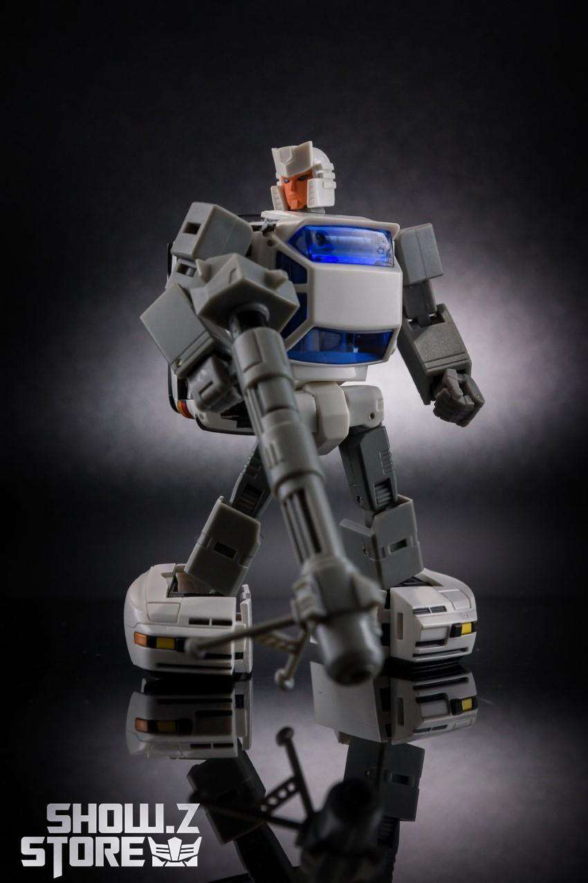 XTransbots Hubcap white robot small scale articulation display XTransbots Hubcap white robot small scale articulation display