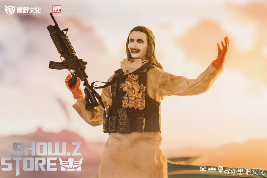 DC Joker figure action pose rifle weapon detail display DC Joker figure action pose rifle weapon detail display