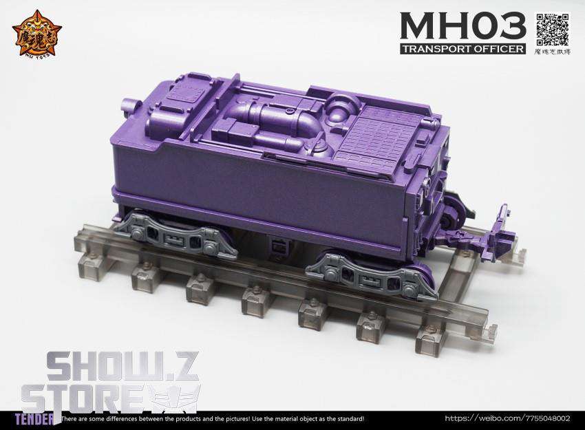 MH-03 Transport Officer purple car gray armor display MH-03 Transport Officer purple car gray armor display