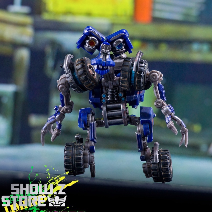 Wheelie robot truck mode transformed raised cannon turret display Wheelie robot truck mode transformed raised cannon turret display