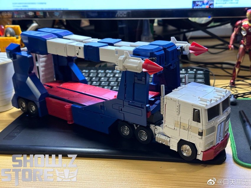 XTransbots Commander Stack Ultra Magnus truck mode side view red blue XTransbots Commander Stack Ultra Magnus truck mode side view red blue