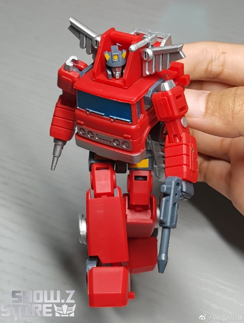 Magic Square Inferno red robot standing heroic pose display Magic Square Inferno red robot standing heroic pose display