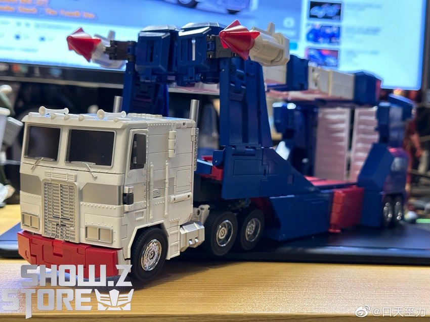 XTransbots Commander Stack Ultra Magnus robot mode front stance XTransbots Commander Stack Ultra Magnus robot mode front stance