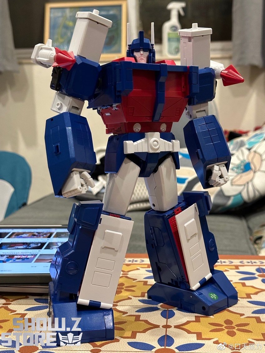 XTransbots Commander Stack Ultra Magnus robot full body pose XTransbots Commander Stack Ultra Magnus robot full body pose