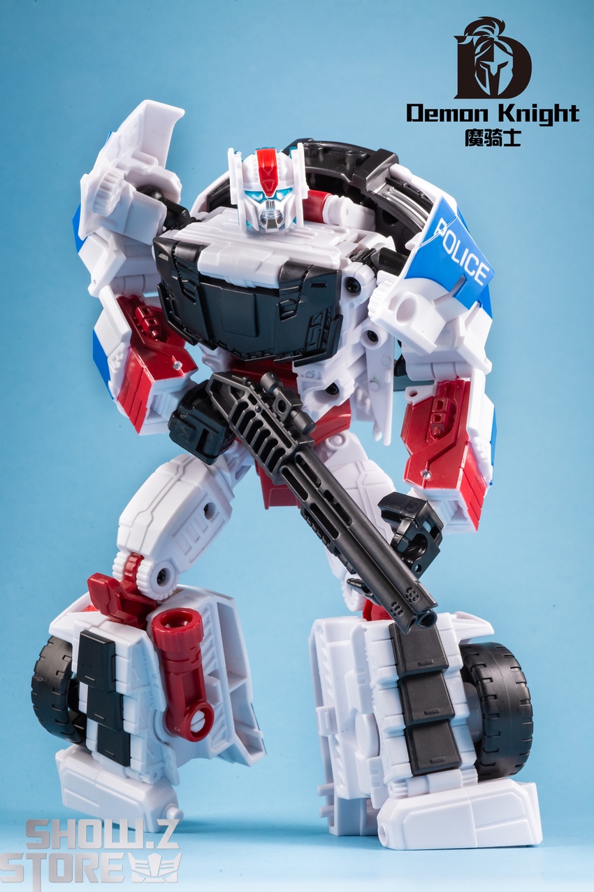 Demon Knight Defensor Combiner robot standing pose holding weapon Demon Knight Defensor Combiner robot standing pose holding weapon
