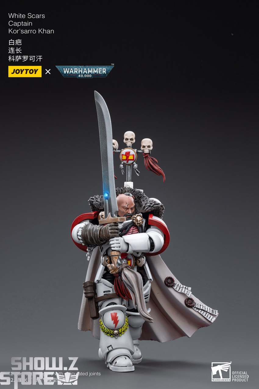JoyToy White Scars Khan dynamic pose dual weapons raised JoyToy White Scars Khan dynamic pose dual weapons raised