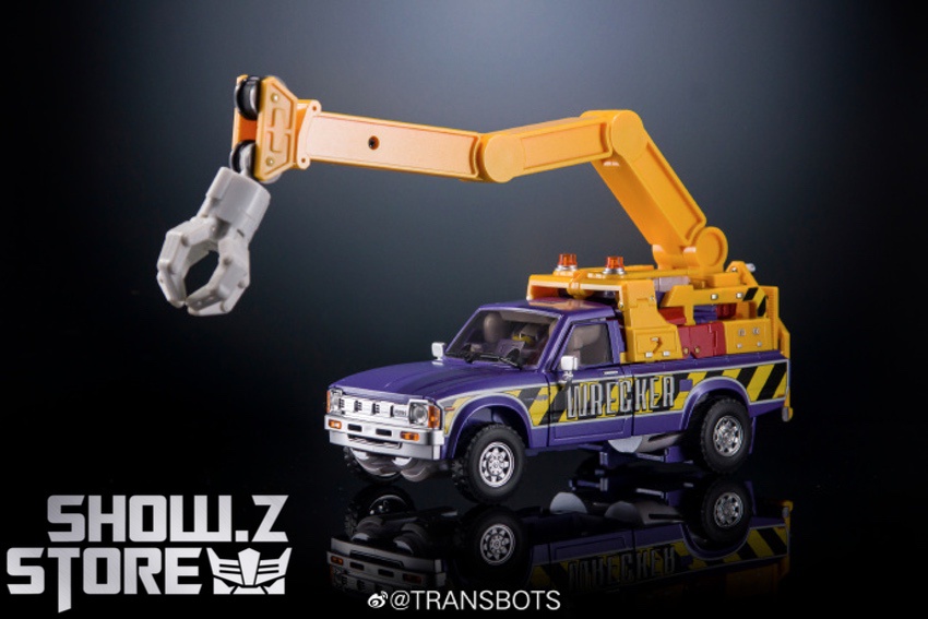 Paean Hoist Diamond Blue robot extended hydraulic arm display Paean Hoist Diamond Blue robot extended hydraulic arm display