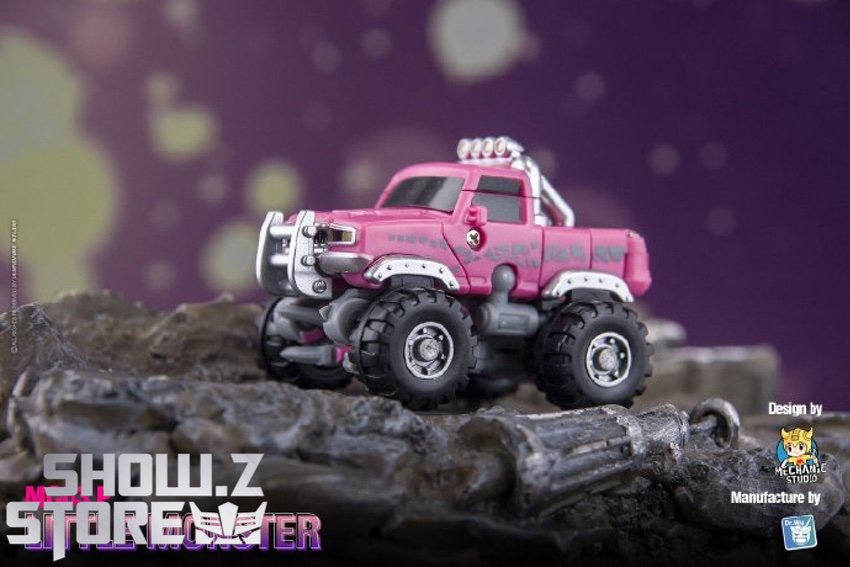 Little Monster Wheelie pink version robot form battle stance Little Monster Wheelie pink version robot form battle stance