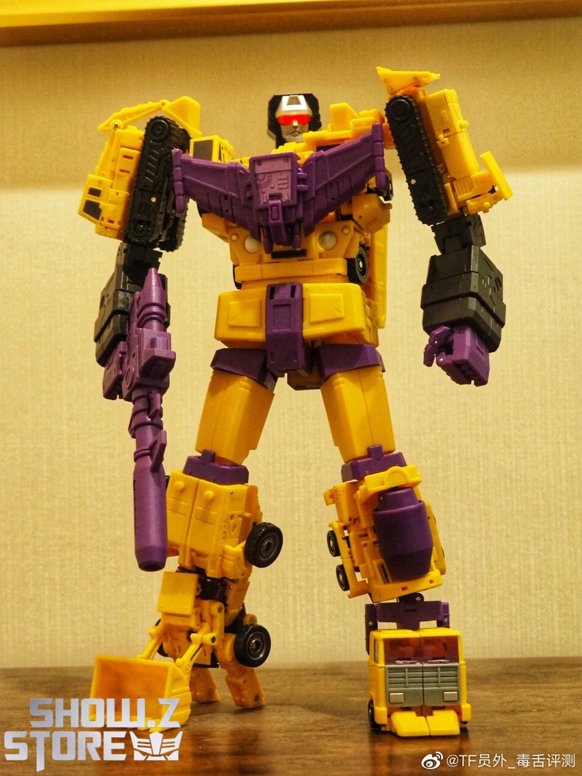 Power King Devastator yellow purple G2 version standing tall pose Power King Devastator yellow purple G2 version standing tall pose