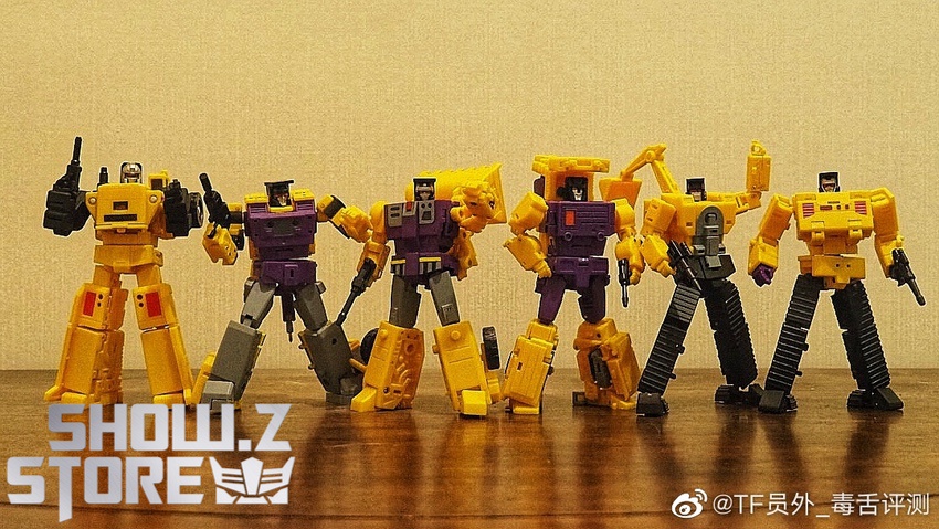 Devastator G2 six transformers combined robot dynamic stance display Devastator G2 six transformers combined robot dynamic stance display
