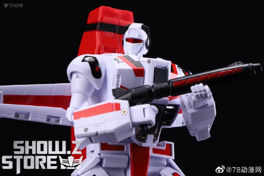 NewAge H45EX Jetfire robot mode standing pose white red armor NewAge H45EX Jetfire robot mode standing pose white red armor