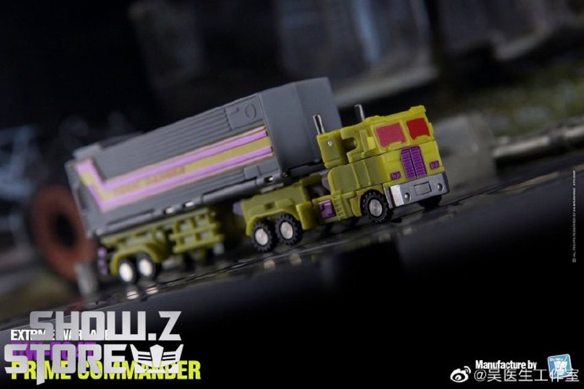 Dr.Wu Optimus Prime Toxitron robot mode trailer accessory display Dr.Wu Optimus Prime Toxitron robot mode trailer accessory display