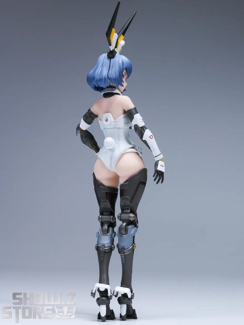 Animester Whisky Sour Mecha Girl close-up body detail shot Animester Whisky Sour Mecha Girl close-up body detail shot