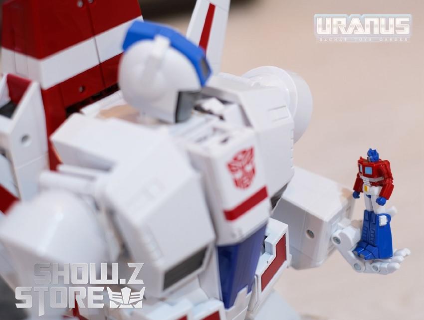 Takara Tomy MP-57 Skyfire jet airplane mode landing gear Takara Tomy MP-57 Skyfire jet airplane mode landing gear