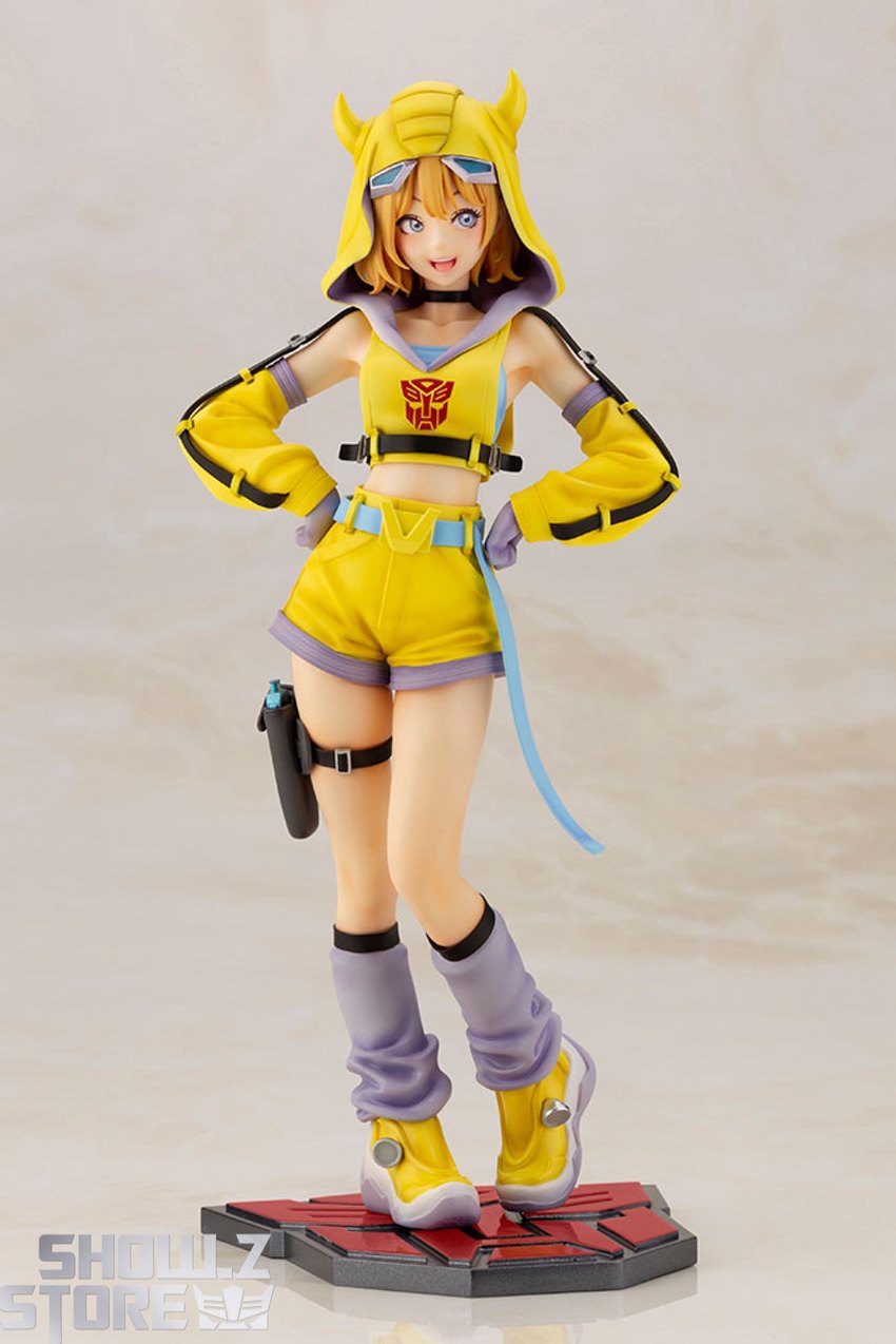 Yellow outfit front view pose character figure statue display Yellow outfit front view pose character figure statue display