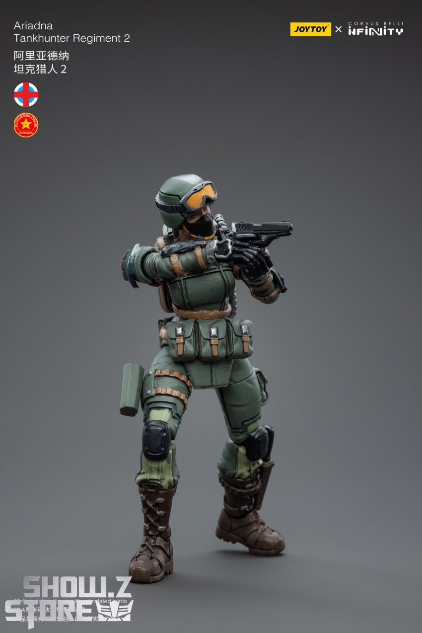 Ariadna female fighter with missile launcher in action pose Ariadna female fighter with missile launcher in action pose