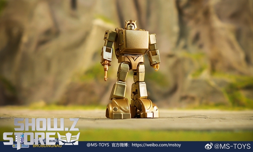 Premium gold finish transformer with detailed panel work Premium gold finish transformer with detailed panel work