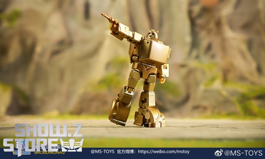 Robot in neutral standing position with articulated joints Robot in neutral standing position with articulated joints
