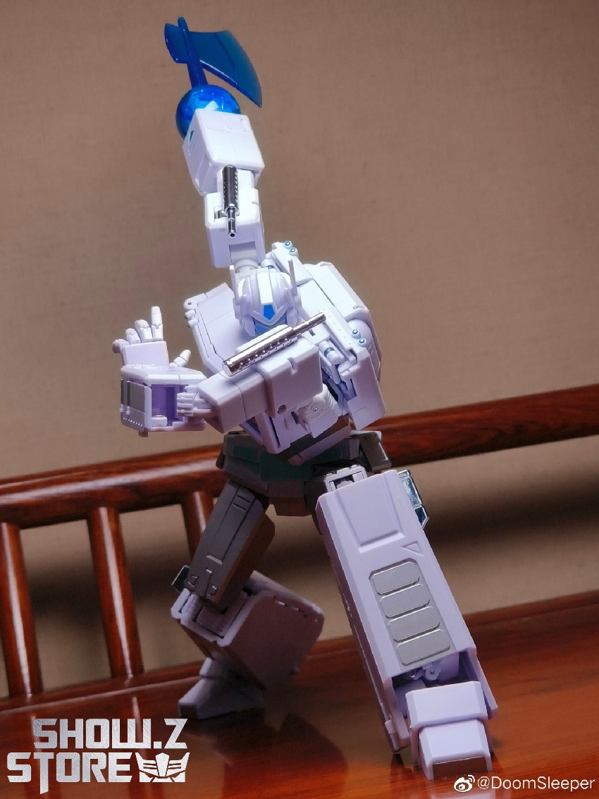 Ultra Magnus 2.0 walking forward motion pose display Ultra Magnus 2.0 walking forward motion pose display
