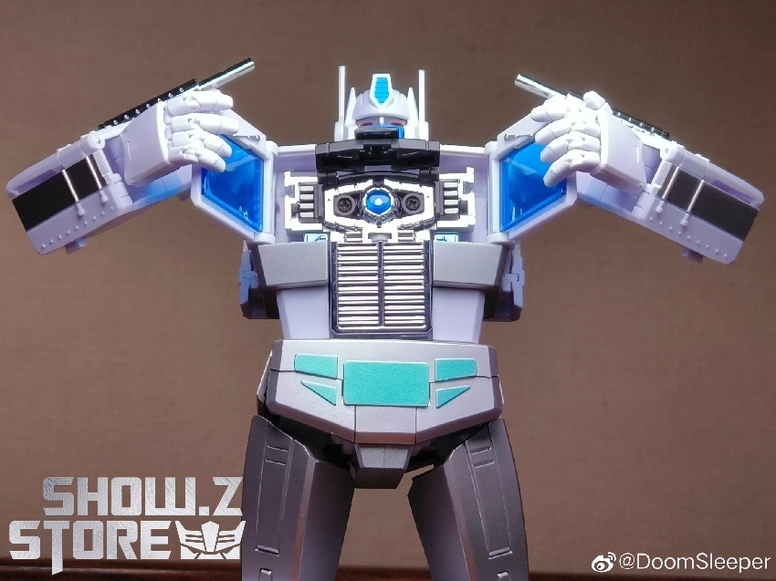 Ultra Magnus 2.0 arms spread wide position display pose Ultra Magnus 2.0 arms spread wide position display pose