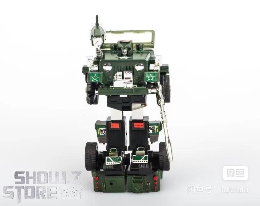 Green Hound complete transformation from truck to robot Green Hound complete transformation from truck to robot