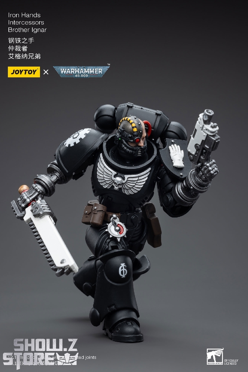 JoyToy 1/18 Iron Hands Intercessors Brother dynamic action pose with dual weapons JoyToy 1/18 Iron Hands Intercessors Brother dynamic action pose with dual weapons