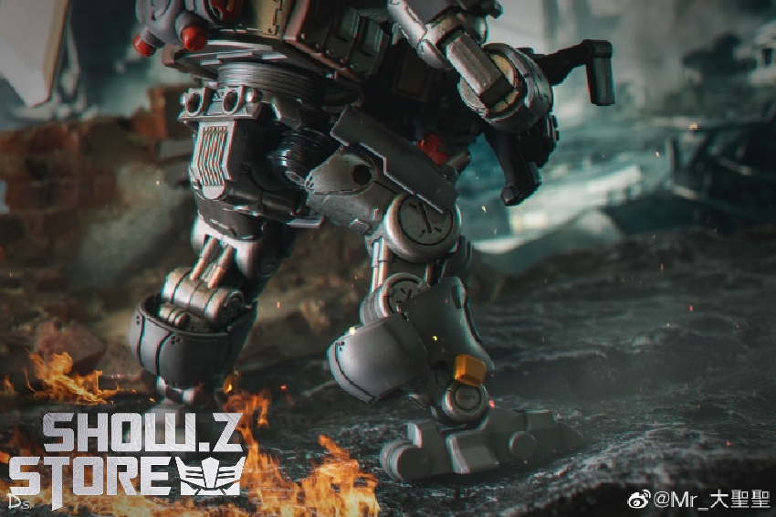 Iron Wrecker 09 Pursue Type mecha featuring dual pilots and detailed mechanical armor plating Iron Wrecker 09 Pursue Type mecha featuring dual pilots and detailed mechanical armor plating