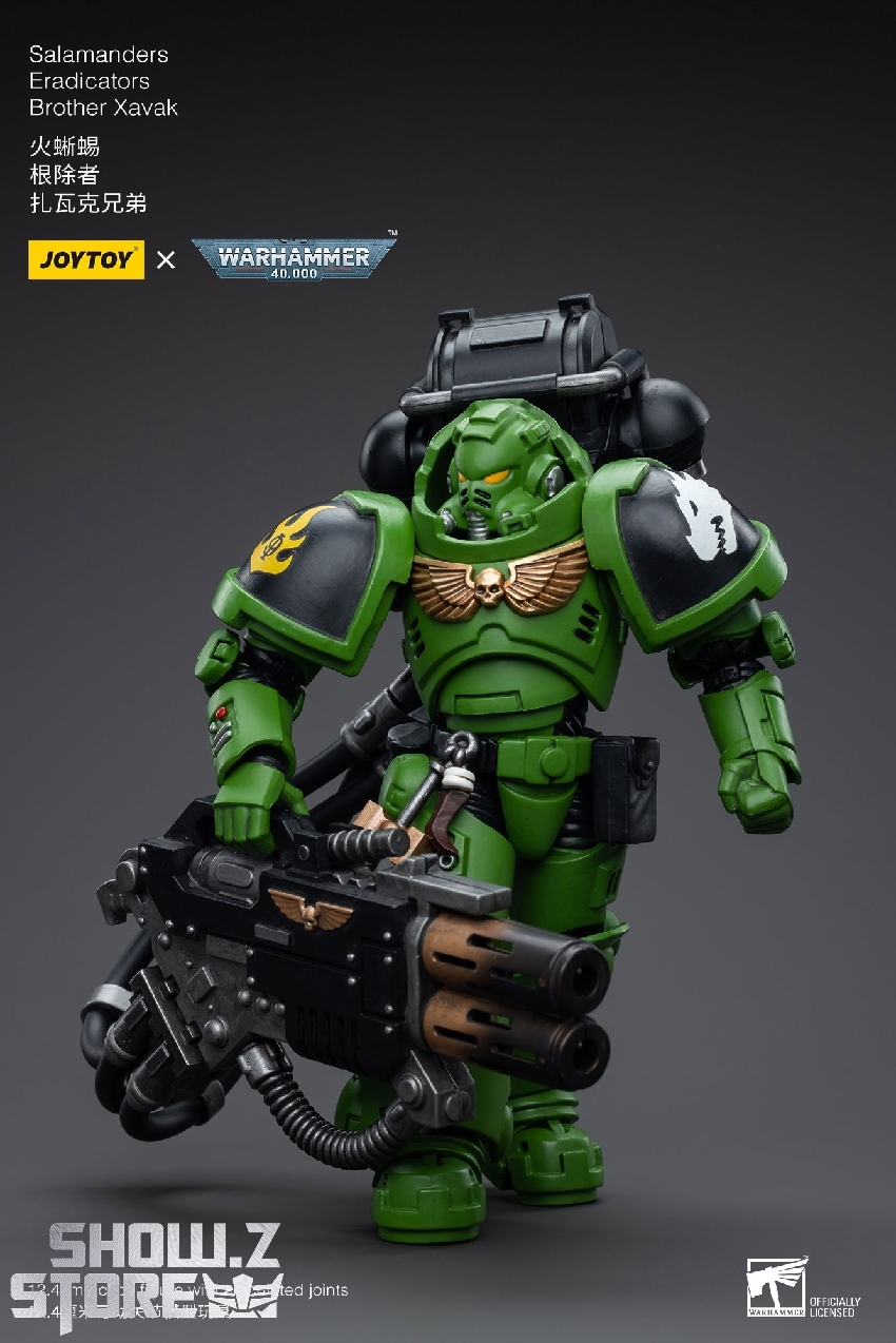 JoyToy 1/18 Salamanders Eradicators Brother Xavak armored stance detail view JoyToy 1/18 Salamanders Eradicators Brother Xavak armored stance detail view