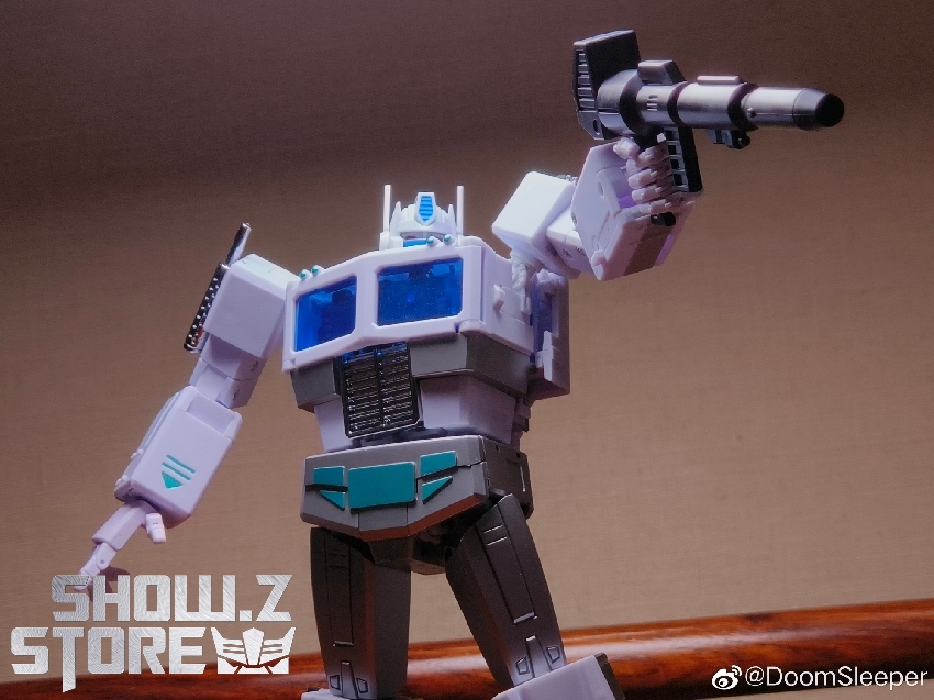 Magic Square Star Commander Ultra Magnus 2.0 white blue robot Magic Square Star Commander Ultra Magnus 2.0 white blue robot