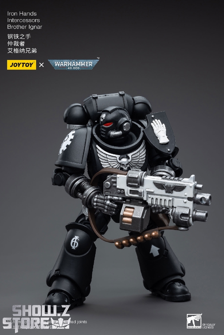 JoyToy 1/18 Iron Hands Intercessors Brother closeup head detail metallic armor JoyToy 1/18 Iron Hands Intercessors Brother closeup head detail metallic armor
