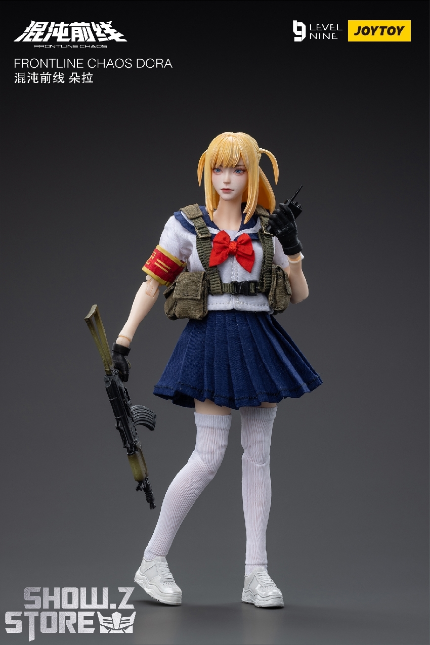 JoyToy Frontline Chaos Dora with golden blonde hair in military outfit pose JoyToy Frontline Chaos Dora with golden blonde hair in military outfit pose