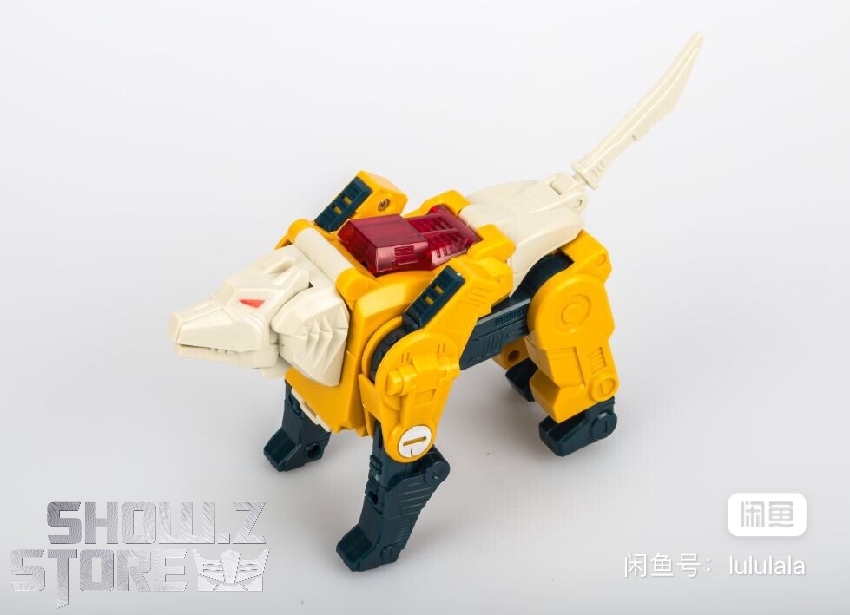 G1 Weirdwolf yellow black robot lion beast alternate mode form G1 Weirdwolf yellow black robot lion beast alternate mode form
