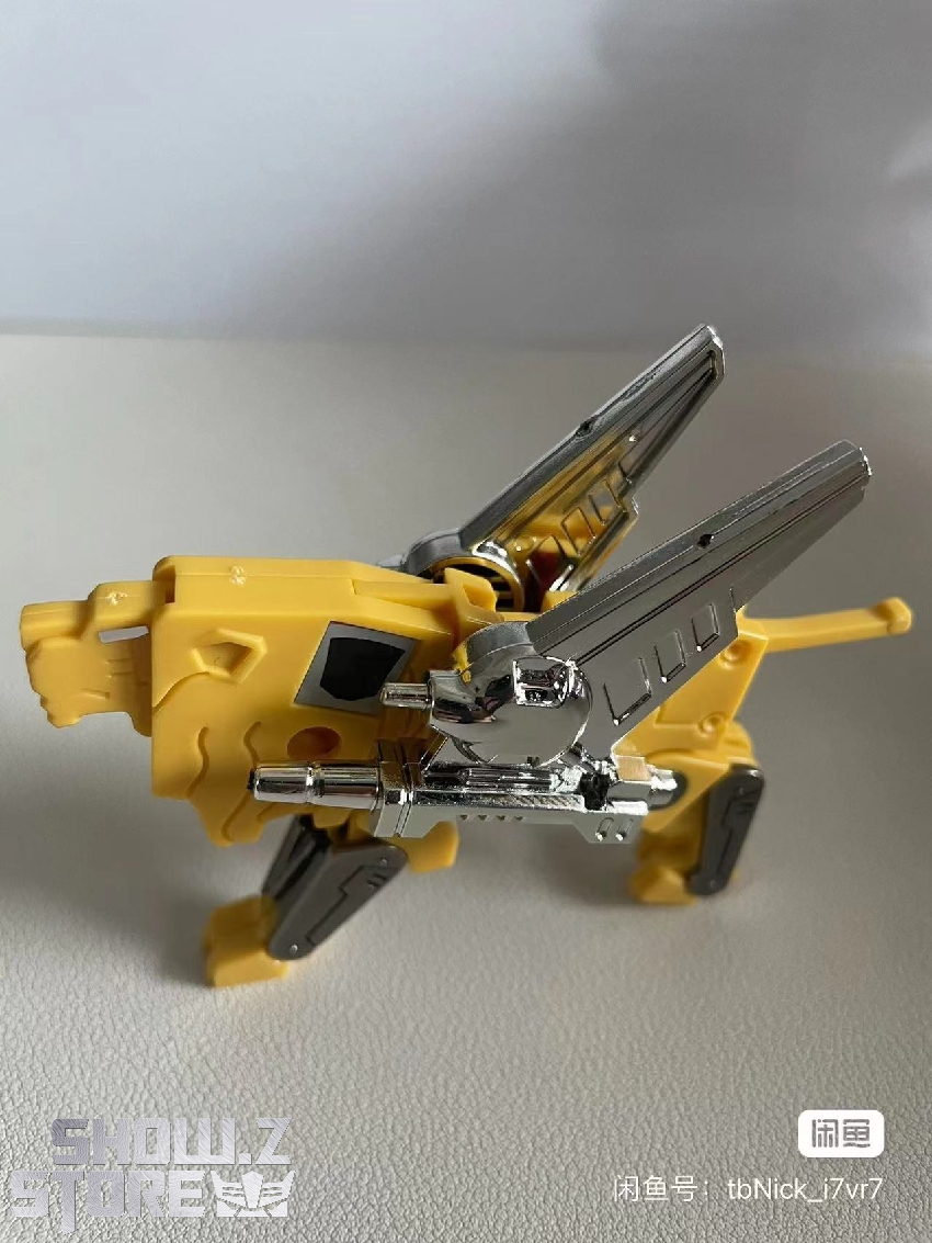 4th Party G1 Rewind and Steeljaw mini cassettes front view display 4th Party G1 Rewind and Steeljaw mini cassettes front view display