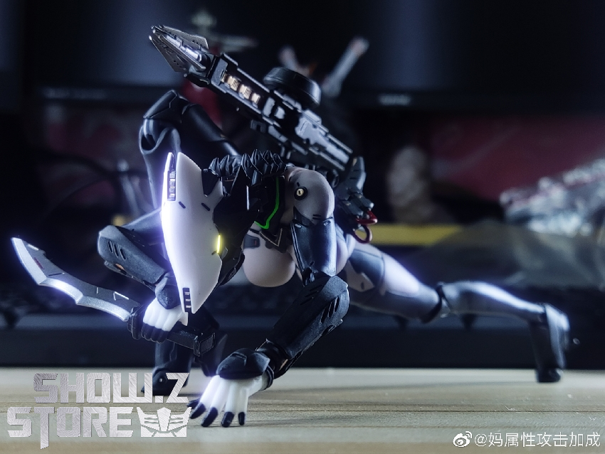 Snail Shell Assassin mecha figure dynamic action stance display Snail Shell Assassin mecha figure dynamic action stance display