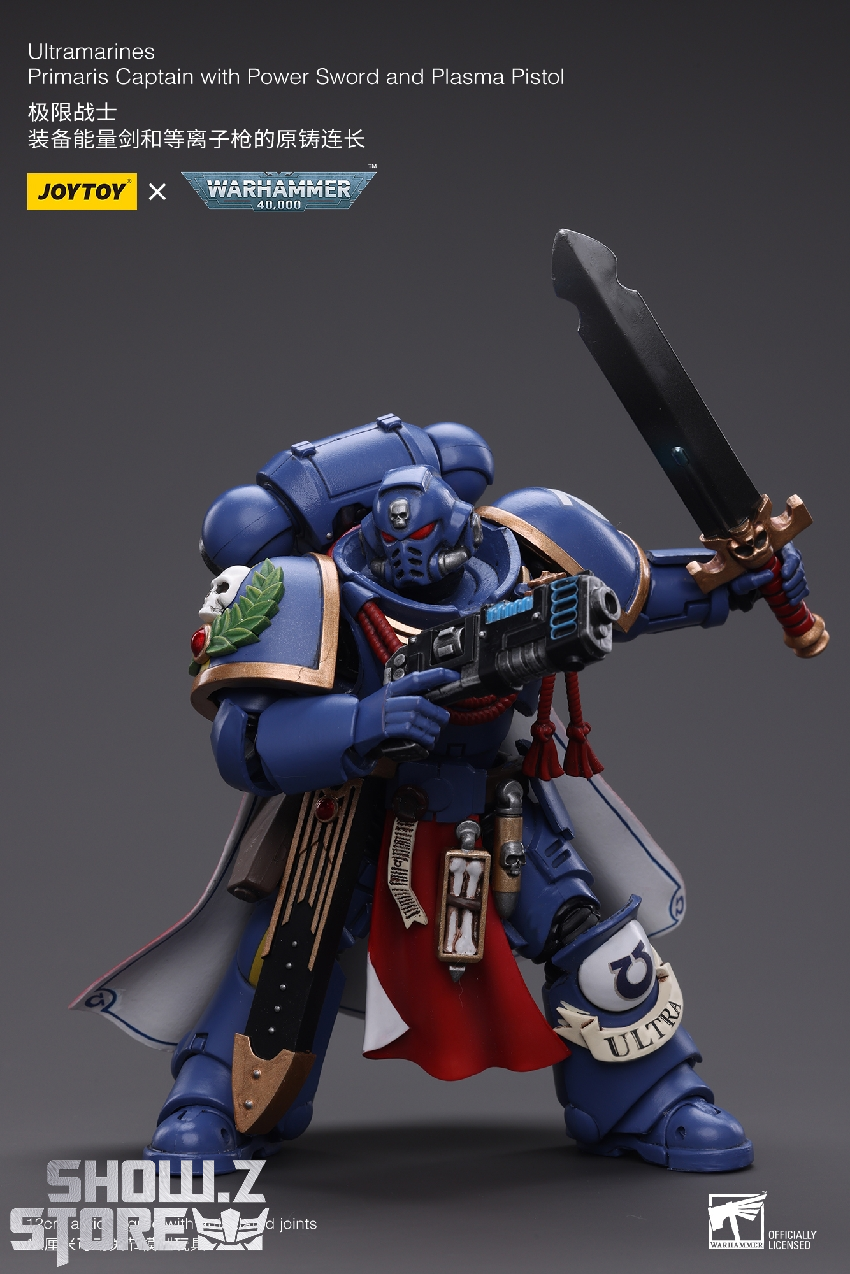 Primaris Captain figure equipped with power sword and prominent shoulder pads Primaris Captain figure equipped with power sword and prominent shoulder pads