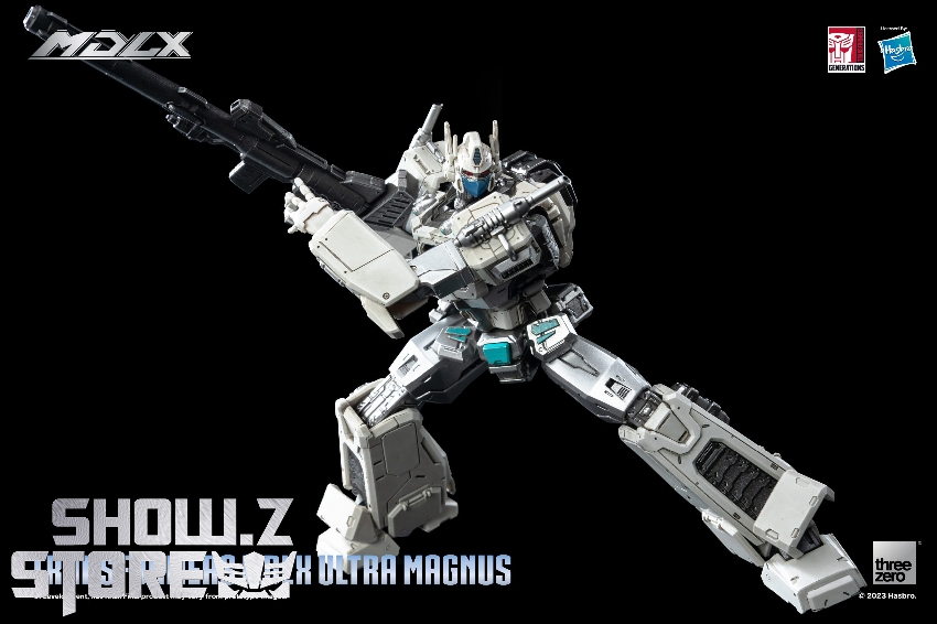 Threezero MDLX white and blue Ultra Magnus robot with extended cannon and combat accessories Threezero MDLX white and blue Ultra Magnus robot with extended cannon and combat accessories