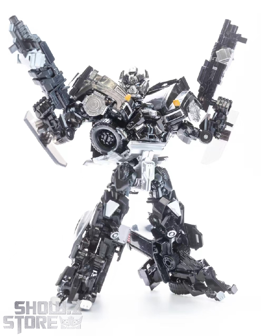 BW TW-1026B Studio Series SS-14 Ironhide black robot with complex mechanical transformation details BW TW-1026B Studio Series SS-14 Ironhide black robot with complex mechanical transformation details