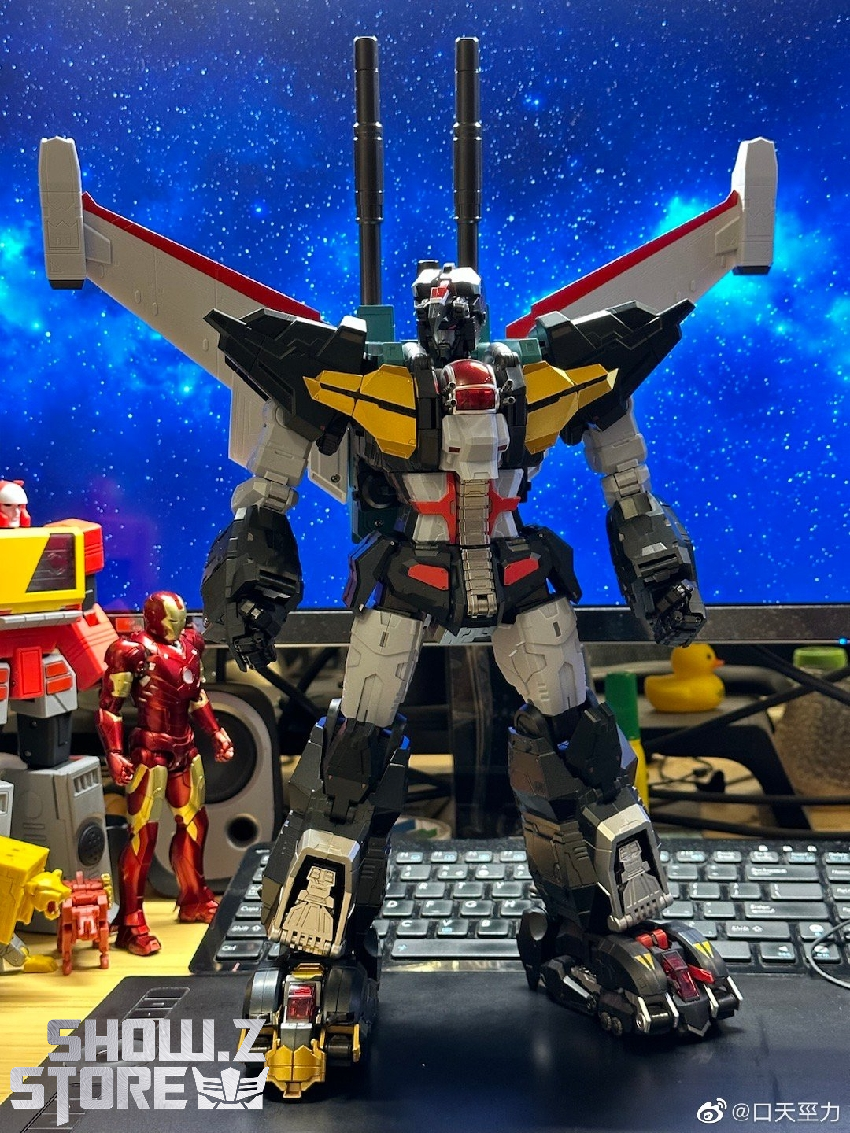 Dancouga upright pose full robot configuration clearly display Dancouga upright pose full robot configuration clearly display